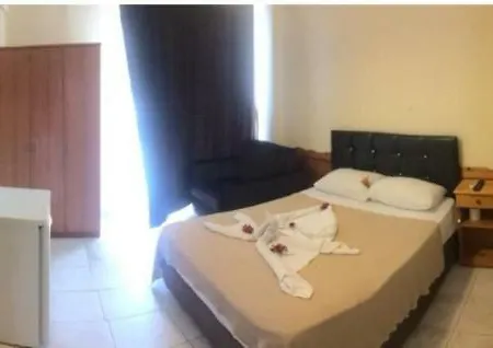 Deniz ホテル 3*